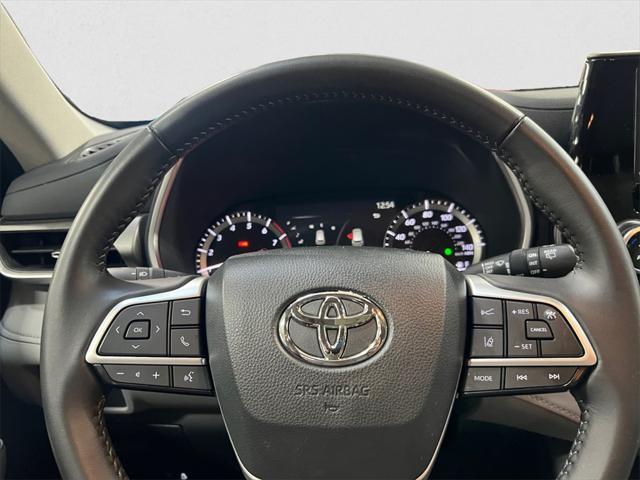 used 2024 Toyota Highlander car, priced at $42,179