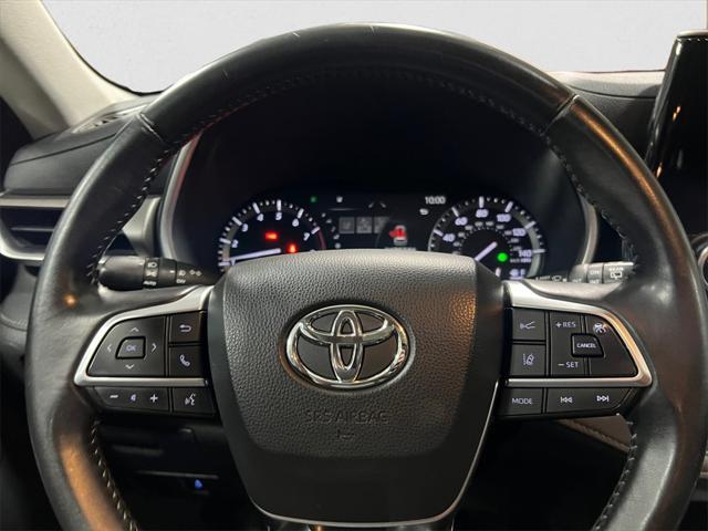 used 2020 Toyota Highlander car, priced at $27,205