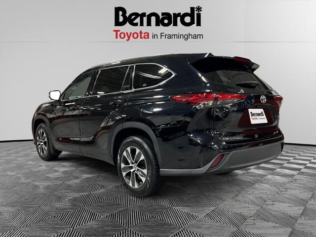 used 2020 Toyota Highlander car, priced at $27,205