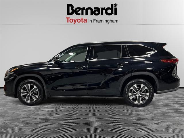 used 2020 Toyota Highlander car, priced at $27,205