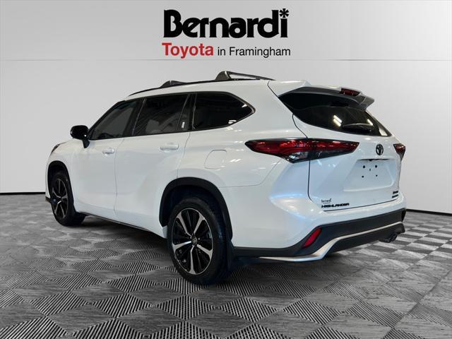 used 2021 Toyota Highlander car, priced at $38,166