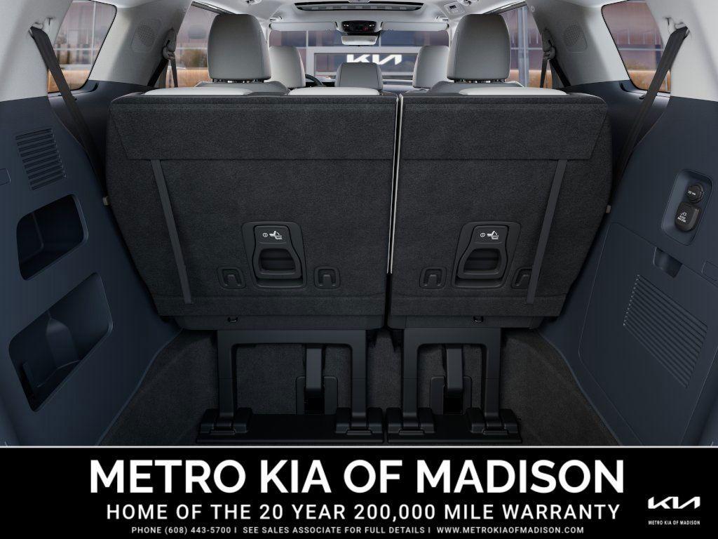 new 2026 Kia Carnival Hybrid car, priced at $55,170