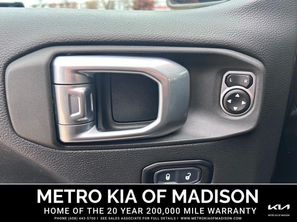 used 2023 Jeep Gladiator car, priced at $40,000