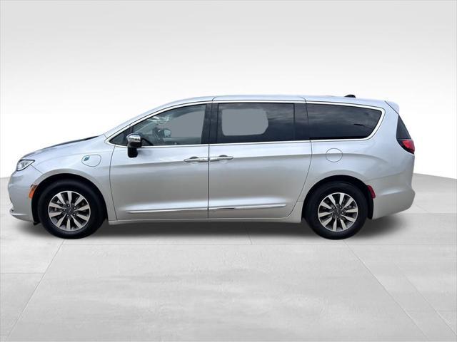 used 2023 Chrysler Pacifica Hybrid car, priced at $29,400
