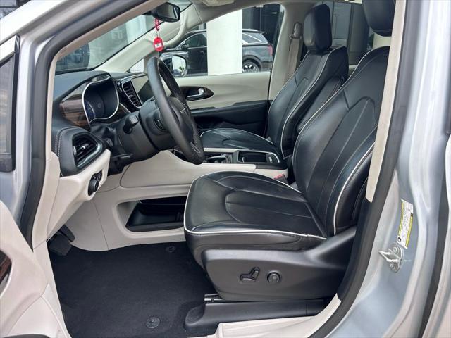 used 2023 Chrysler Pacifica Hybrid car, priced at $29,400