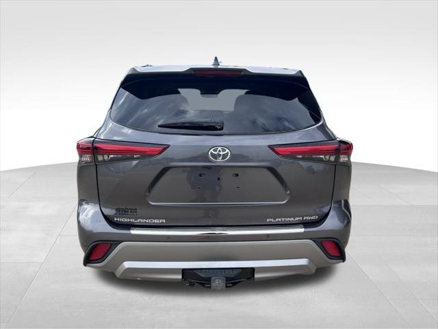 used 2021 Toyota Highlander car, priced at $38,000