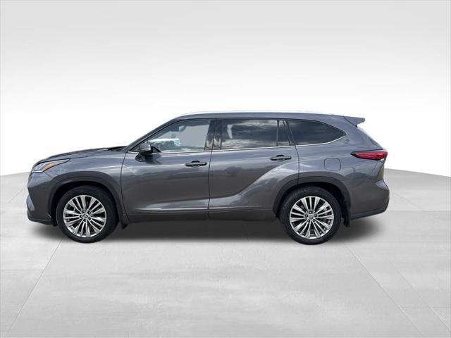 used 2021 Toyota Highlander car, priced at $38,000