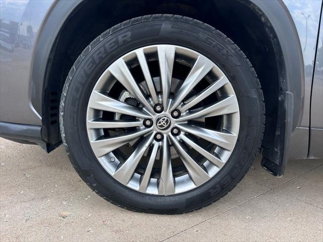 used 2021 Toyota Highlander car, priced at $38,000
