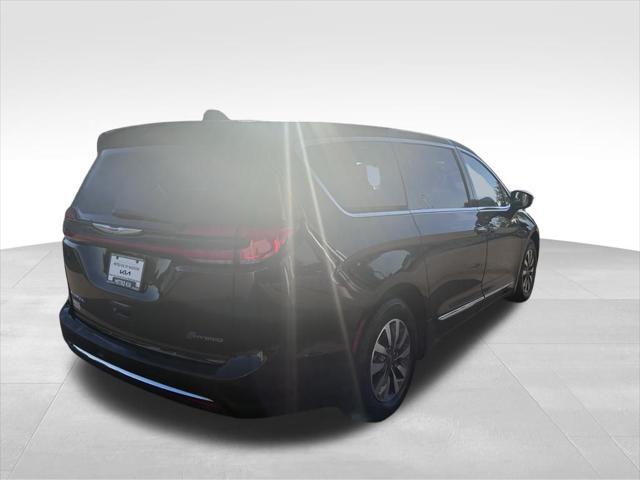 used 2022 Chrysler Pacifica Hybrid car, priced at $28,488