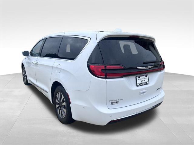 used 2022 Chrysler Pacifica Hybrid car, priced at $28,780