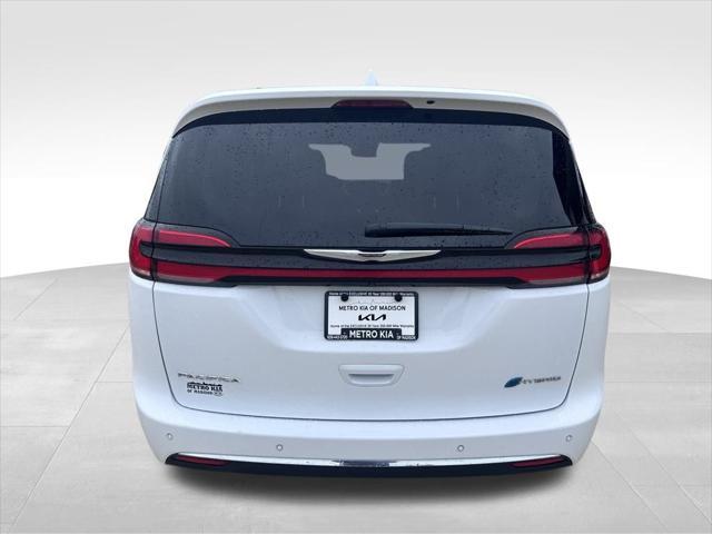 used 2022 Chrysler Pacifica Hybrid car, priced at $28,780