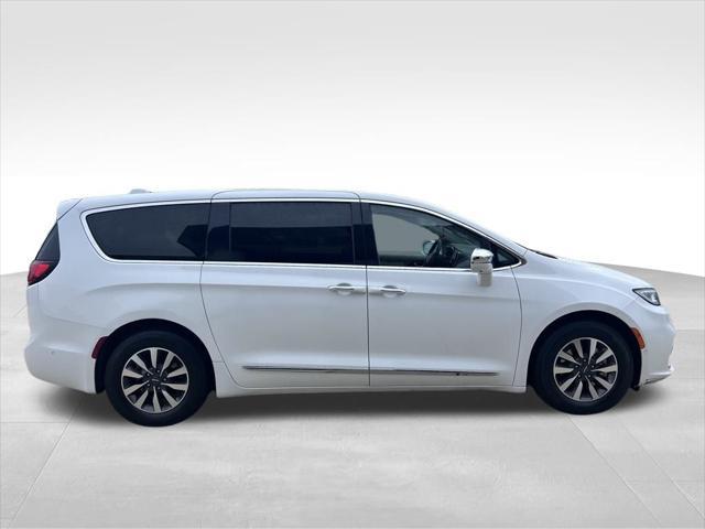 used 2022 Chrysler Pacifica Hybrid car, priced at $28,780