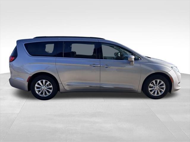 used 2017 Chrysler Pacifica car, priced at $11,500