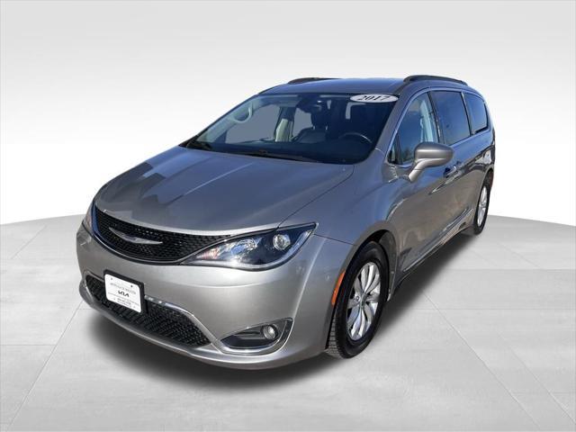 used 2017 Chrysler Pacifica car, priced at $11,550