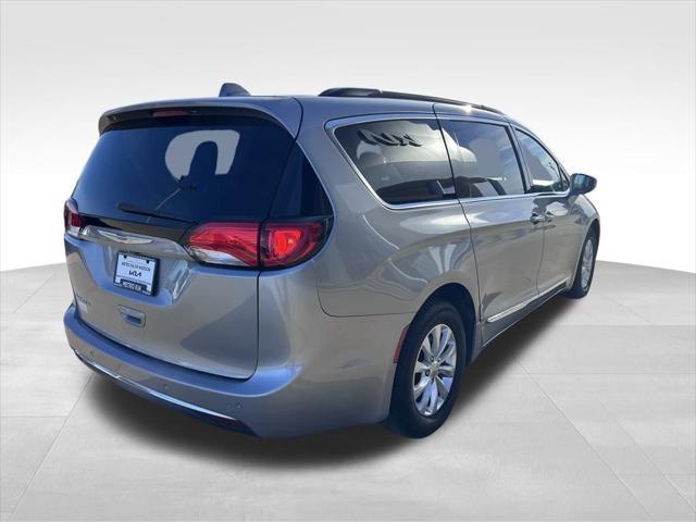 used 2017 Chrysler Pacifica car, priced at $11,500