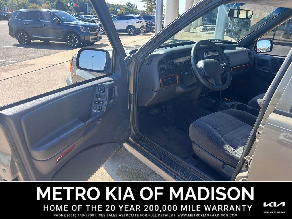 used 1996 Jeep Grand Cherokee car, priced at $4,495
