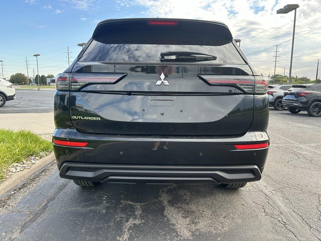 new 2025 Mitsubishi Outlander car, priced at $32,094