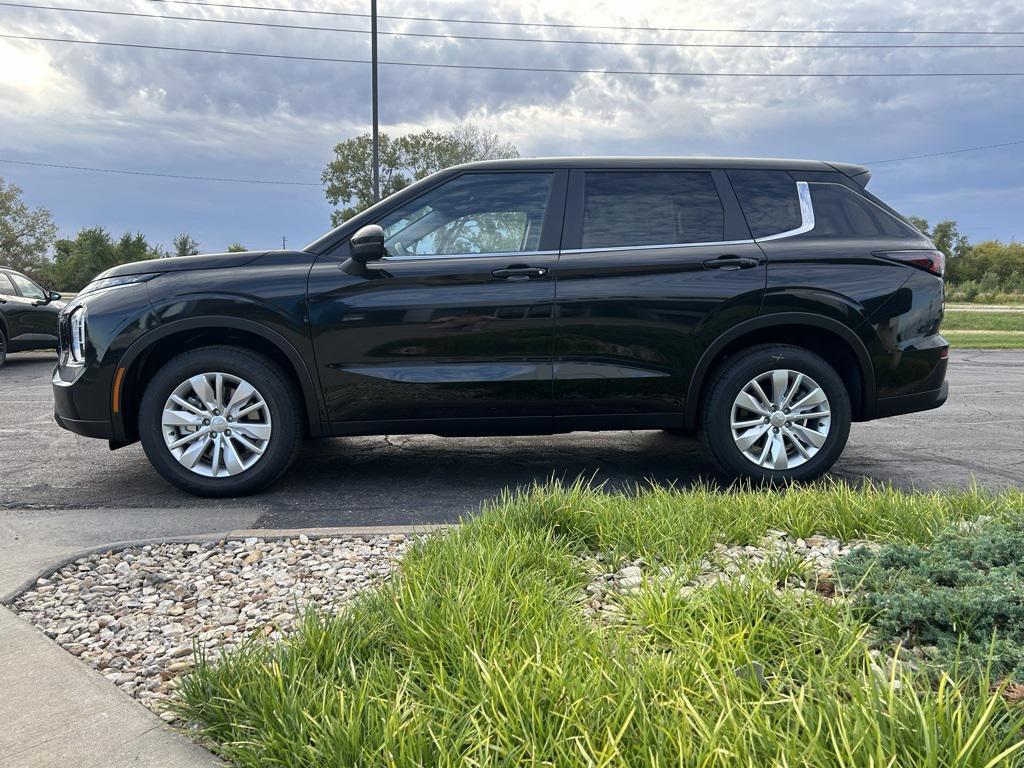 new 2025 Mitsubishi Outlander car, priced at $32,094