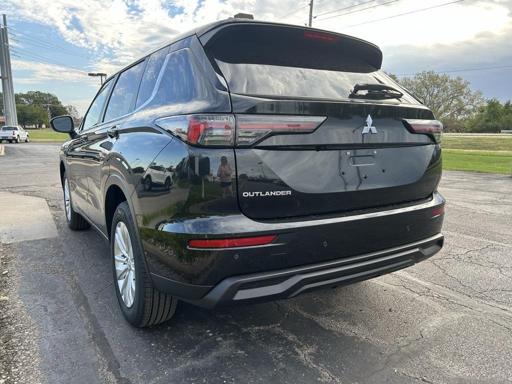 new 2025 Mitsubishi Outlander car, priced at $32,094