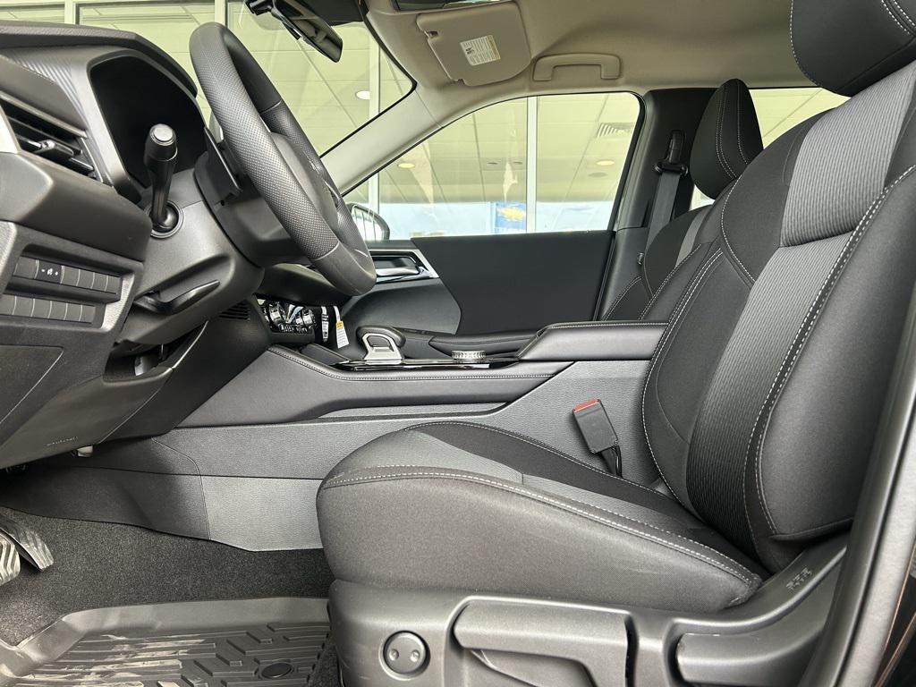 new 2025 Mitsubishi Outlander car, priced at $32,094