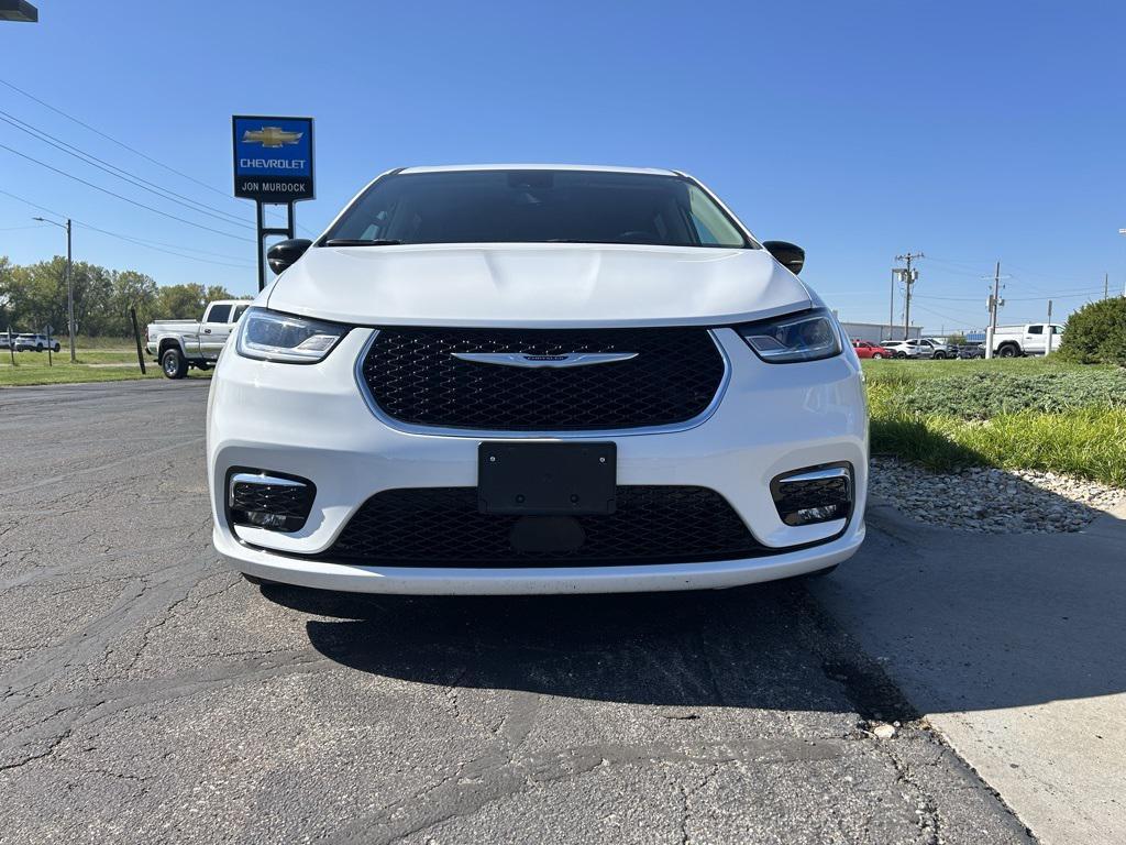 used 2024 Chrysler Pacifica car, priced at $31,260