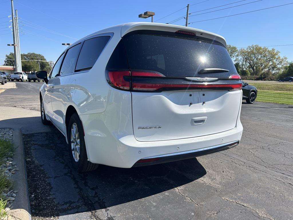 used 2024 Chrysler Pacifica car, priced at $31,260