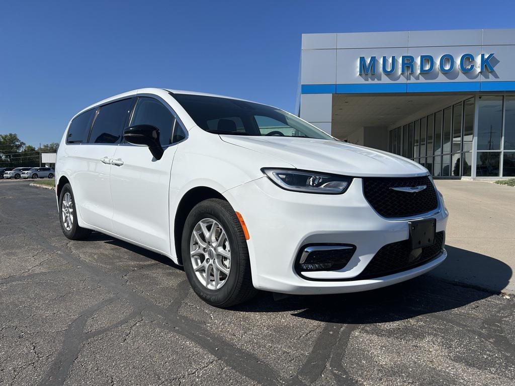 used 2024 Chrysler Pacifica car, priced at $31,260