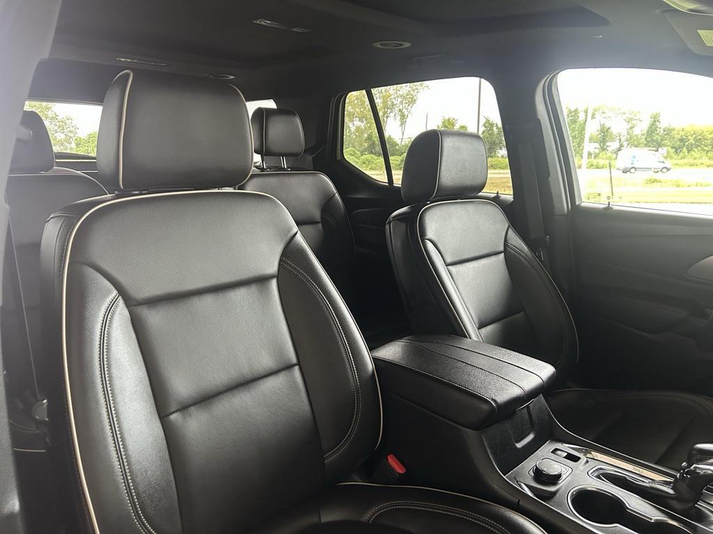used 2022 Chevrolet Traverse car, priced at $32,023