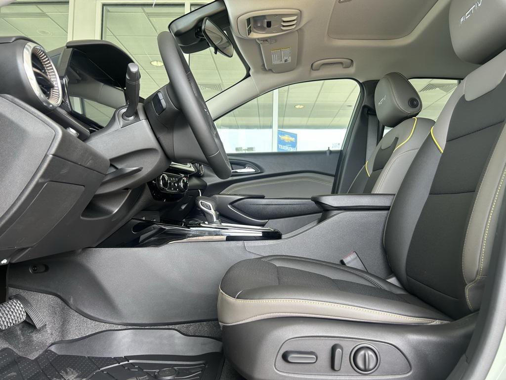 new 2025 Chevrolet Trax car, priced at $27,390