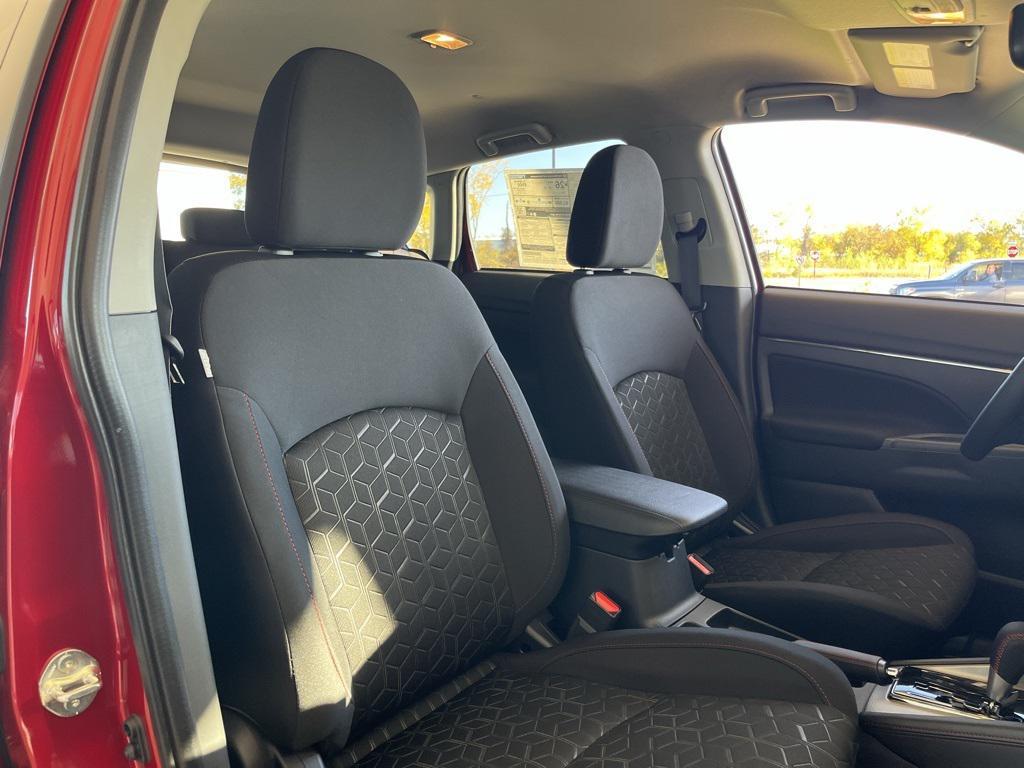 new 2025 Mitsubishi Outlander Sport car, priced at $29,172
