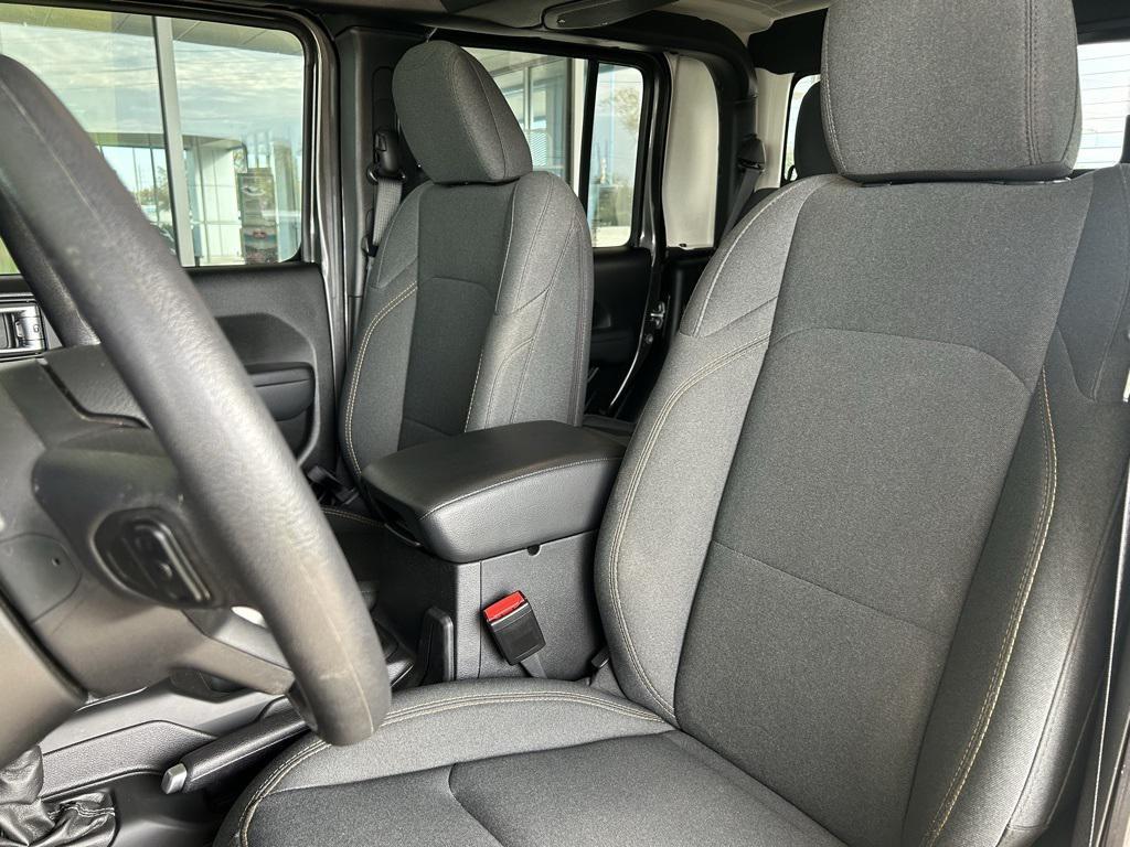 used 2024 Jeep Gladiator car, priced at $33,994