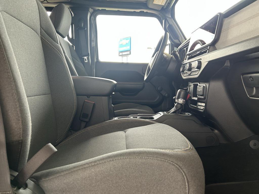 used 2024 Jeep Gladiator car, priced at $33,994