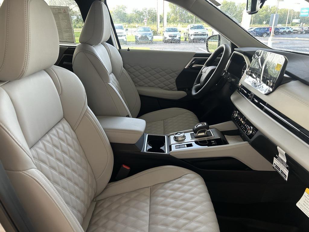 new 2025 Mitsubishi Outlander PHEV car, priced at $44,524