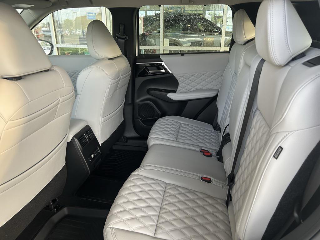 new 2025 Mitsubishi Outlander PHEV car, priced at $44,524