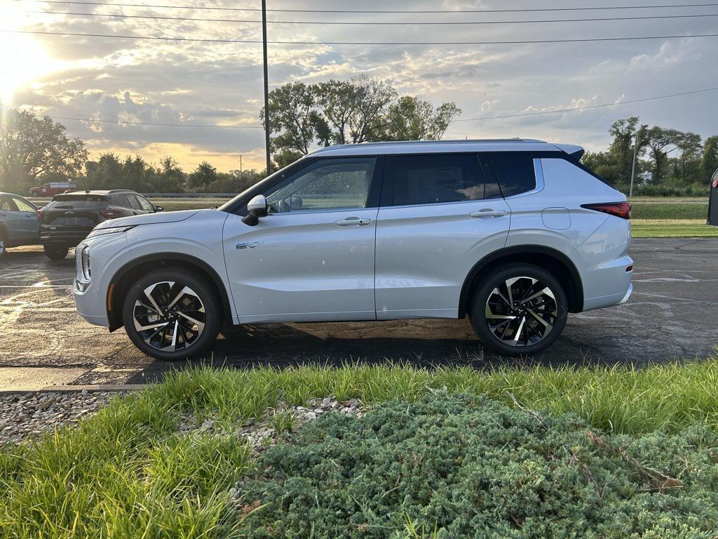 new 2025 Mitsubishi Outlander PHEV car, priced at $44,524