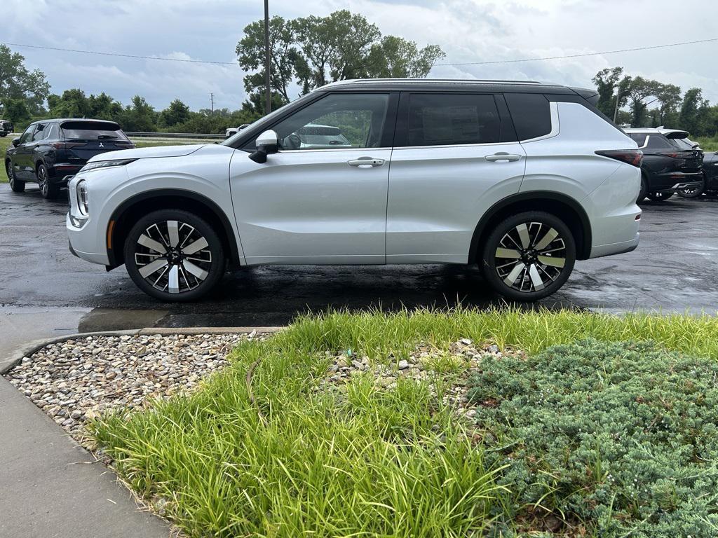 new 2025 Mitsubishi Outlander car, priced at $40,434