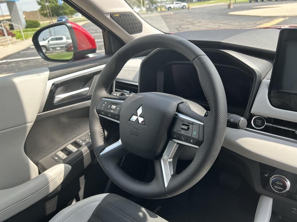 new 2025 Mitsubishi Outlander car, priced at $36,048