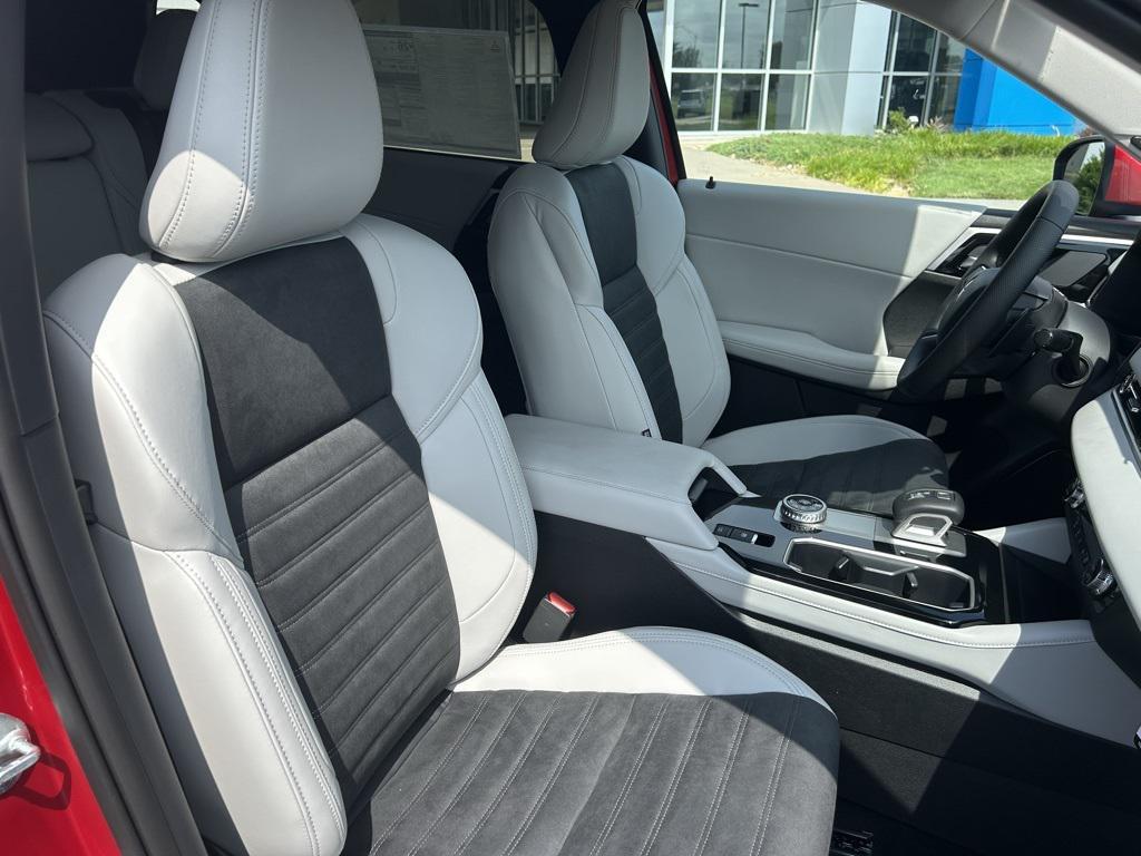 new 2025 Mitsubishi Outlander car, priced at $36,048