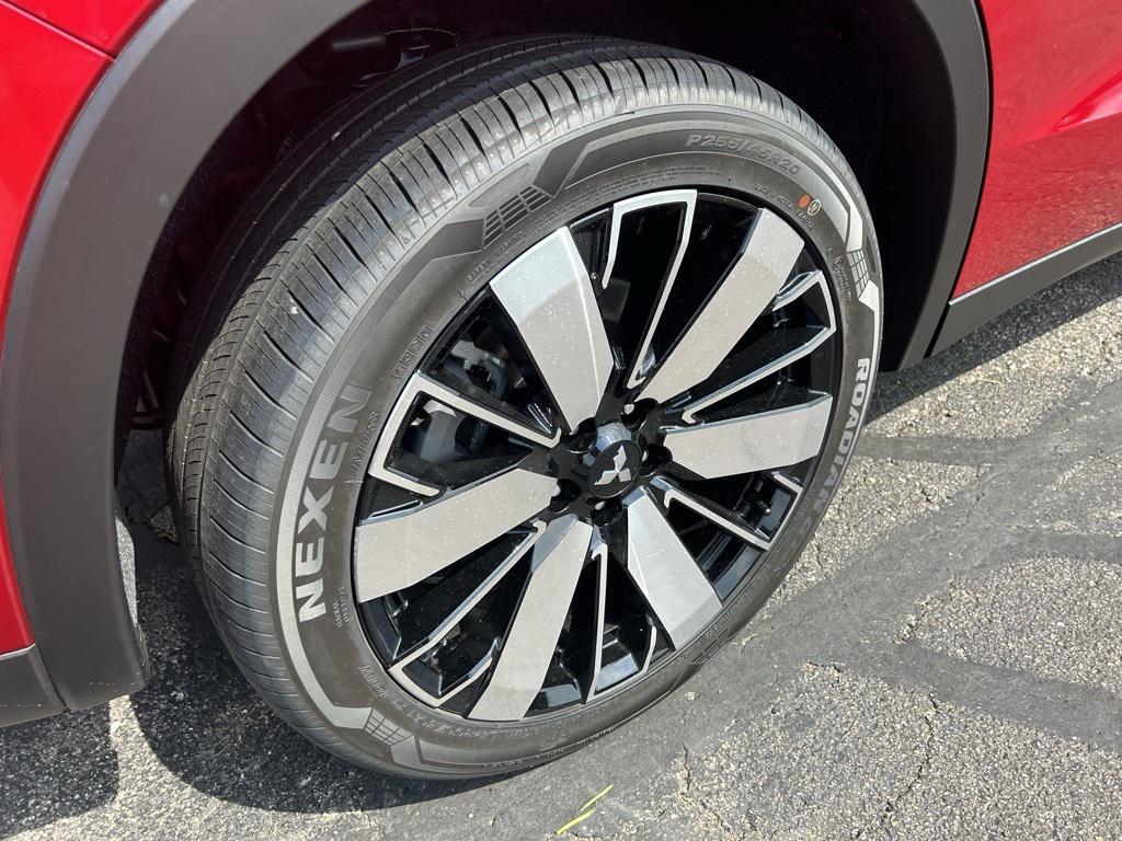 new 2025 Mitsubishi Outlander car, priced at $36,048