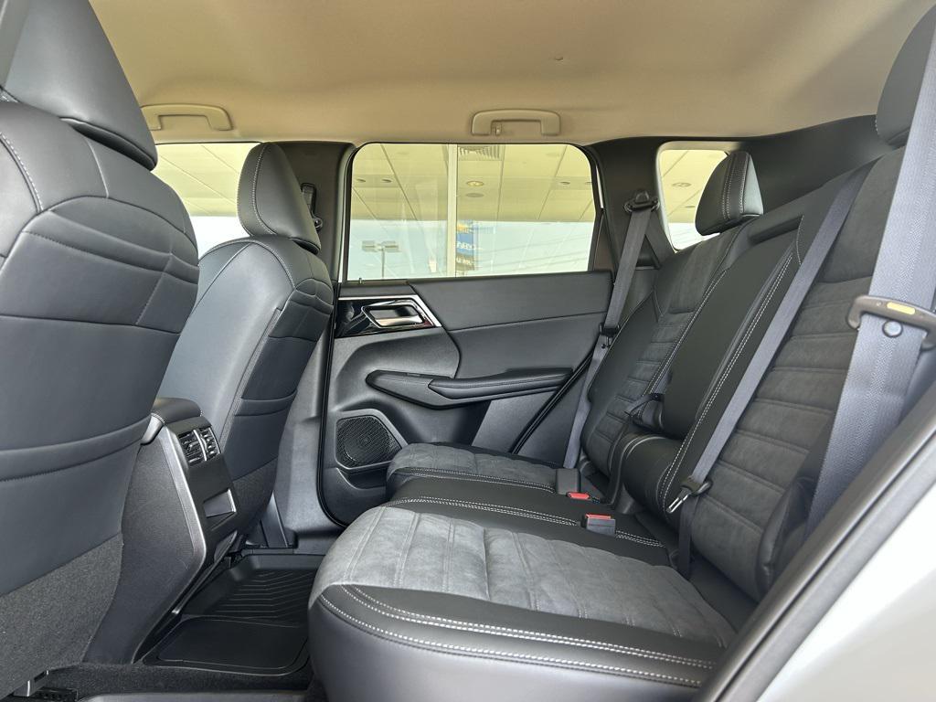 new 2025 Mitsubishi Outlander PHEV car, priced at $39,115