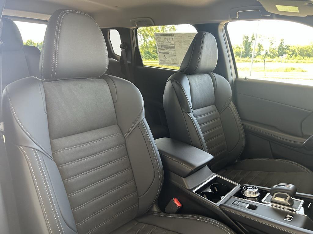 new 2025 Mitsubishi Outlander PHEV car, priced at $39,115