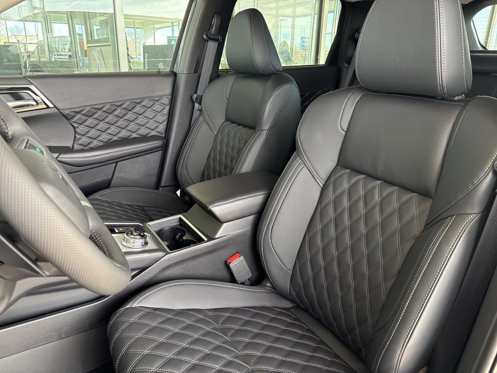 new 2025 Mitsubishi Outlander PHEV car, priced at $40,999