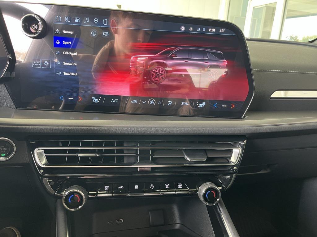 new 2026 Chevrolet Traverse car, priced at $46,780