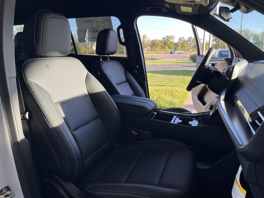 new 2025 Chevrolet Traverse car, priced at $46,045