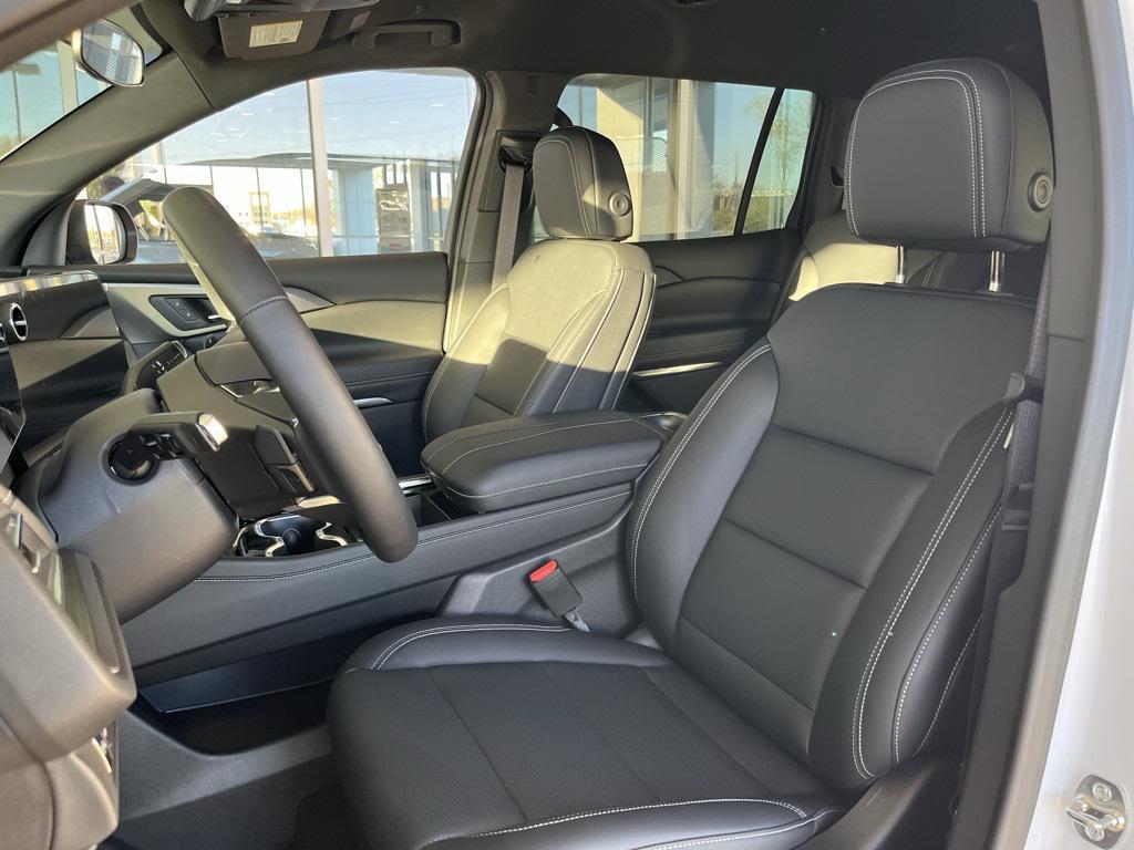 new 2025 Chevrolet Traverse car, priced at $46,045