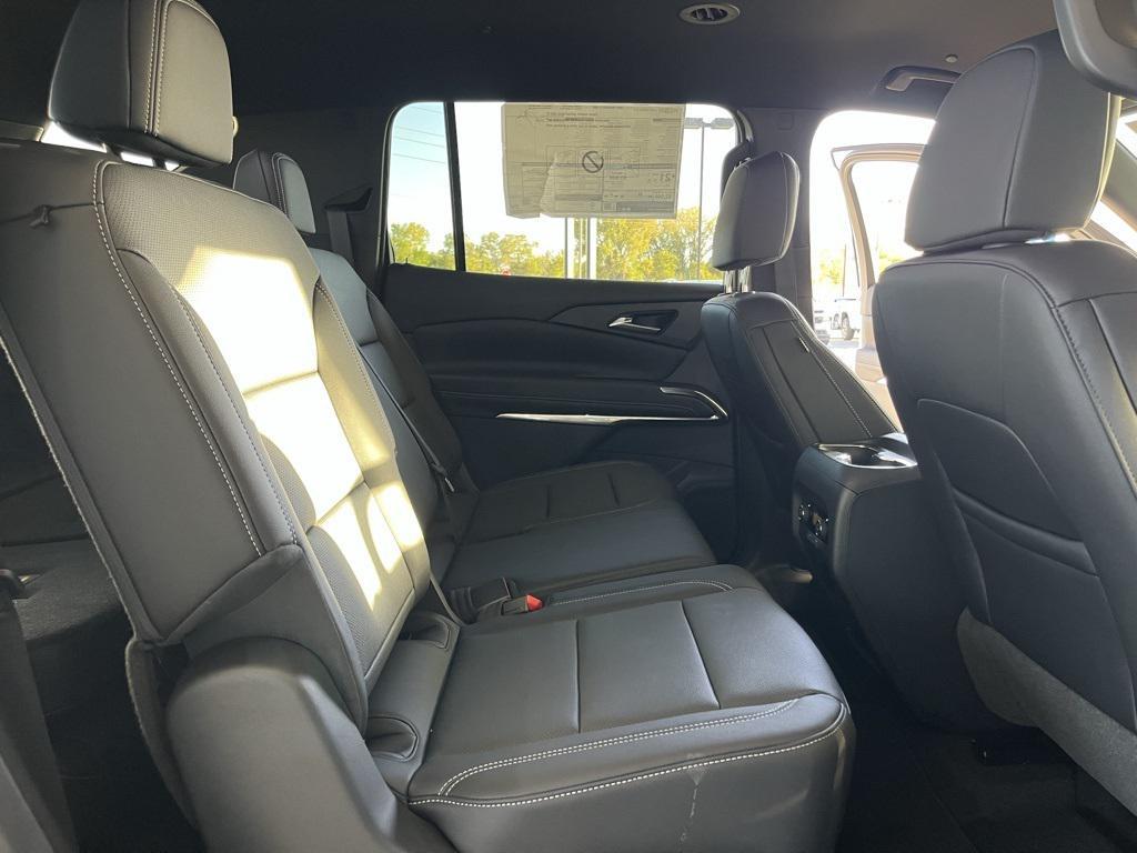 new 2025 Chevrolet Traverse car, priced at $46,045