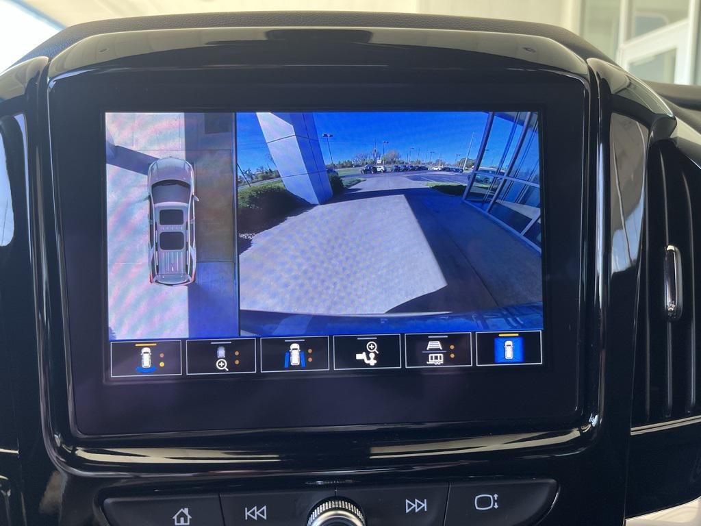 used 2023 Chevrolet Traverse car, priced at $33,981