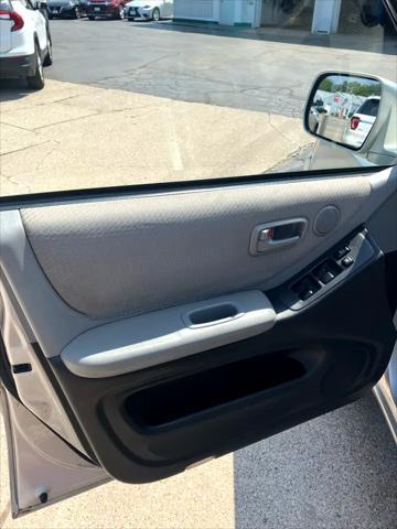 used 2005 Toyota Highlander car, priced at $4,995
