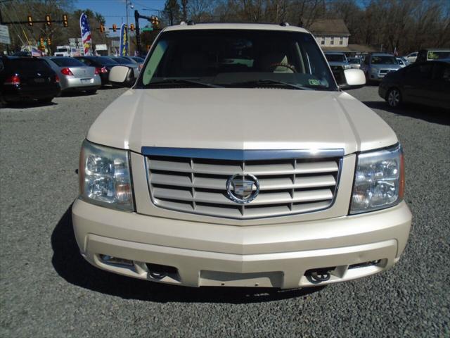 used 2004 Cadillac Escalade car, priced at $5,452