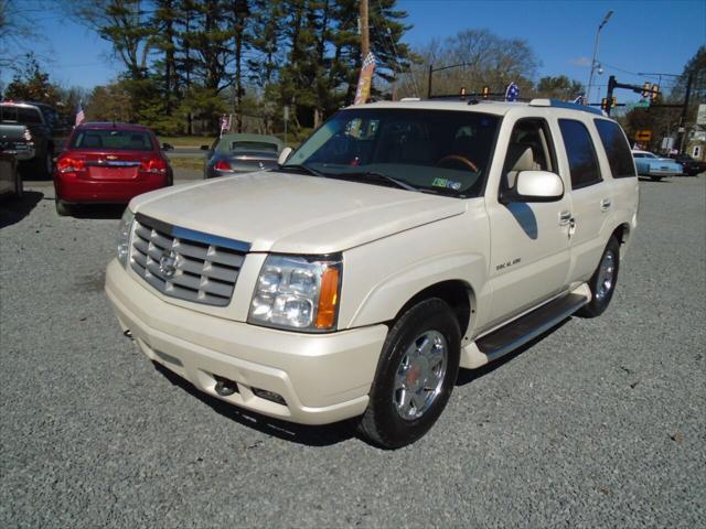 used 2004 Cadillac Escalade car, priced at $5,452